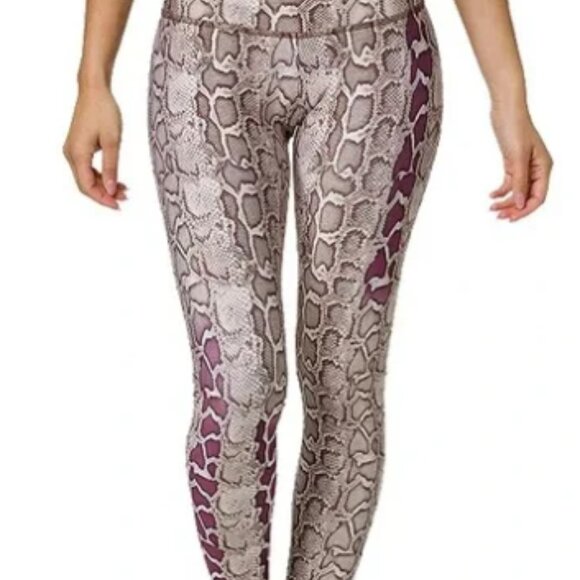 Snakeskin yoga pant & bra set - Picture 2 of 10